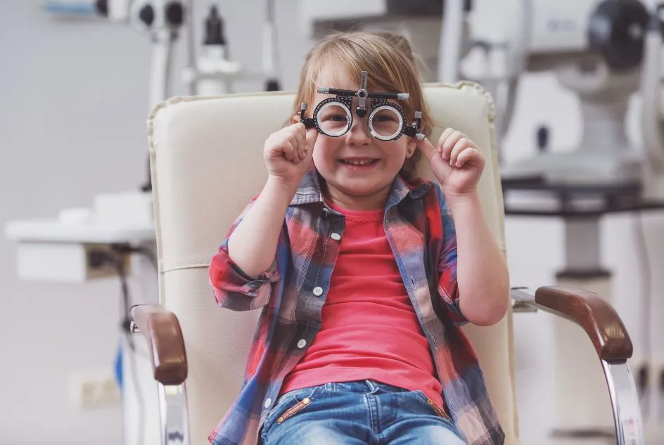 Pierwsza wizyta Twojego dziecka u okulisty – jak się przygotować?