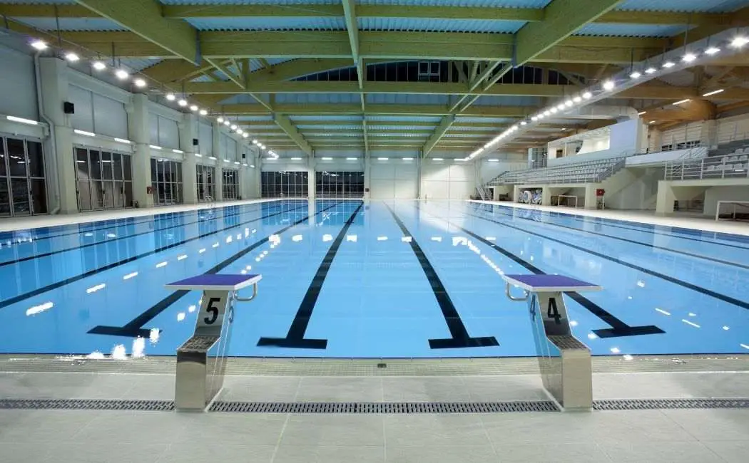 Mikołajki na lodzie w Hali MOSiR — muzyka, konkursy i wizyta Świętego Mikołaja