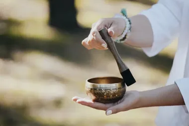 Grafika promocyjna wydarzenia Terapia dźwiękiem – odpręż ciało, uwolnij napięcia w Zgierzu