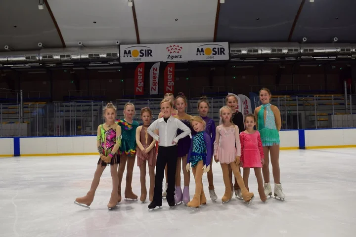 Grafika promocyjna wydarzenia Zimowe Półkolonie z KS Olimpijka — półkolonie na łyżwach w Zgierzu (luty 2026)