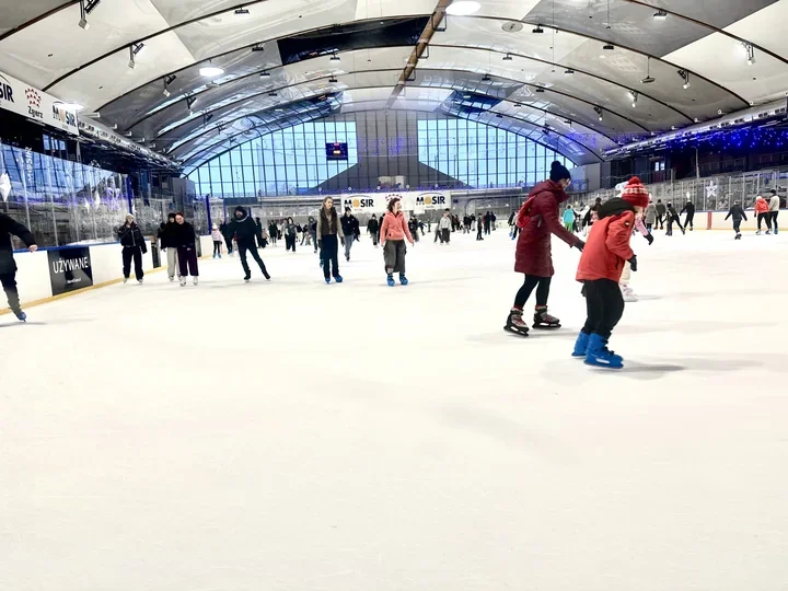 Tydzień na tafli w Zgierzu przyniesie turnieje, lodomanię i wieczorne ślizgawki