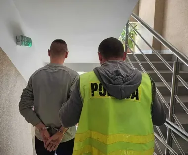 Pobili 38-latka i zabrali telefon. Dwaj mężczyźni zatrzymani w Głownie