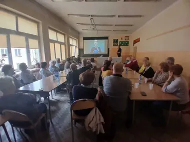 Fałszywy bankier i lekcja dla seniorów - policja pokazała metody oszustów