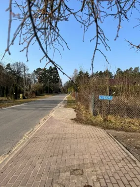 Chodnik i wyniesione przejście w Ustroniu – inwestycja, która ma uspokoić ruch i zadbać o pieszych