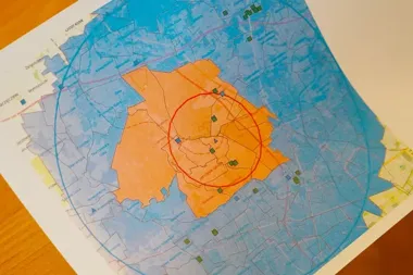 Rzekomy pomór drobiu w gospodarstwie – ponad 80 padłych sztuk i działania władz